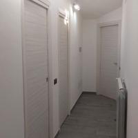 Porte pronte posa Spissu finestre persiane