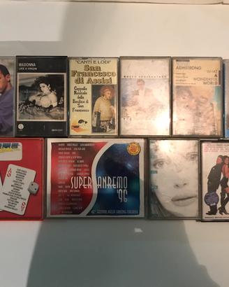 Musicassette audiocassette originali con copertina