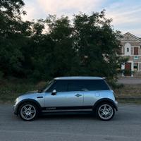 Mini cooper r50 2005