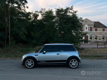 Mini cooper r50 2005