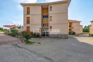 BORGOMANERO - AMPIO TRILOCALE CON BALCONE