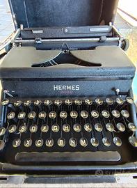 Macchina da scrivere Hermes 2000