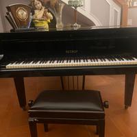 pianoforte a coda Petrof mod III