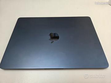 MacBook Air 13” M2 16 GB RAM – 256 GB SSD – Pari a