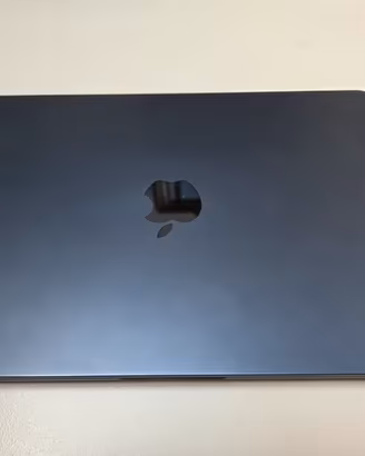 MacBook Air 13” M2 16 GB RAM – 256 GB SSD – Pari a