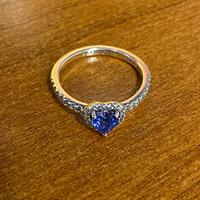 Anello Cuore in Rilievo Blu