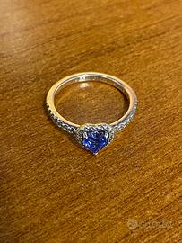 Anello Cuore in Rilievo Blu