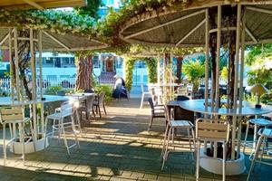 LOCALE COMMERCIALE IN POSIZIONE STRATEGICA