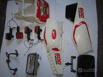 XT 600 FIANCATINE MASCHERINA FARO FRECCE BORSA