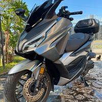 Honda Forza 350