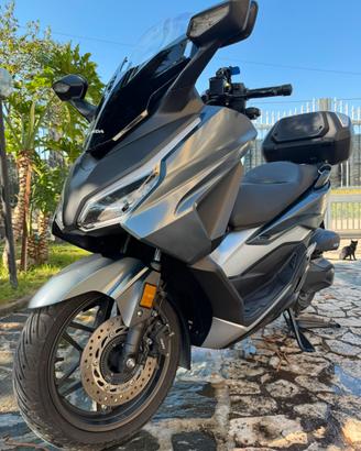 Honda Forza 350