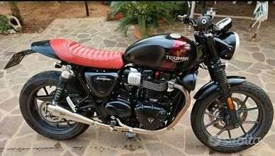 Triumph Street Twin 900 (2016) perfetta +pezzi ori