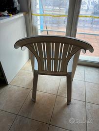 Coppia di sedie di plastica nuove