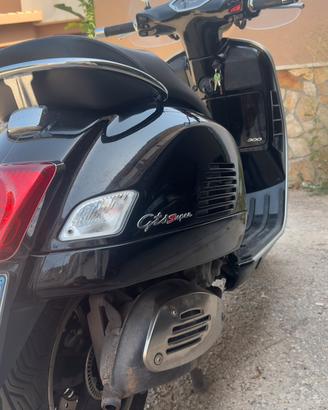 Vespa 300 GTS (2017) – Solo 15.000 km