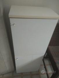 mobiletto bianco due ante 