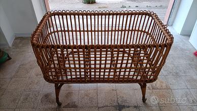Culla in vimini vintage 