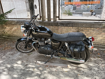 Moto Triumph Bonneville