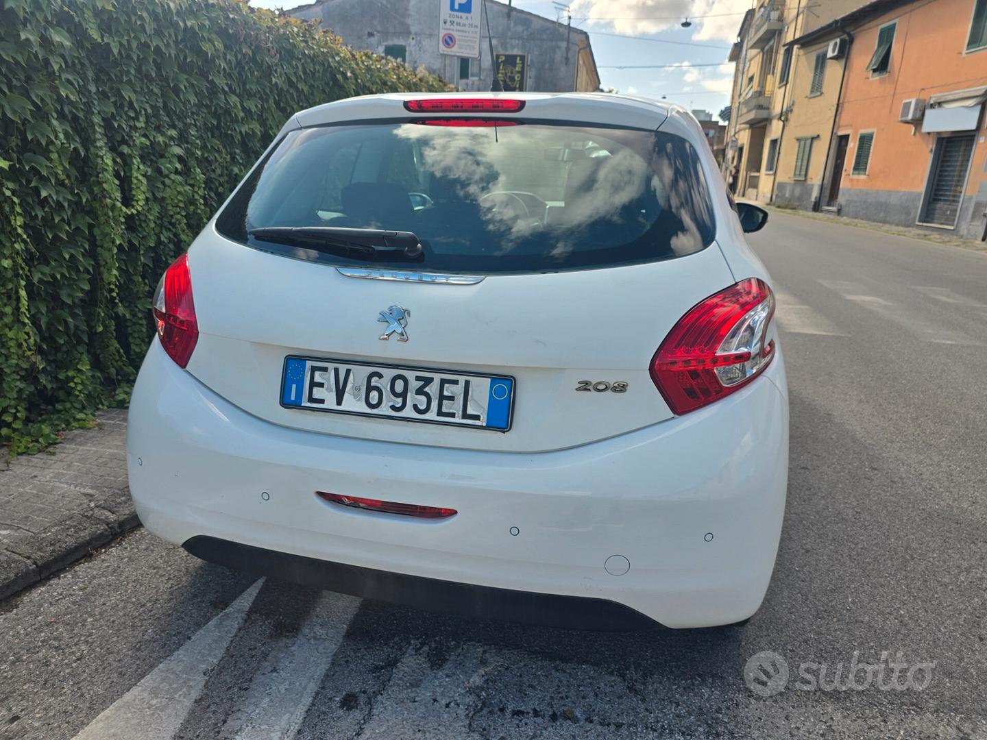 Peugeot 208 2014 photo 5