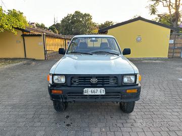 TOYOTA HILUX 4x4