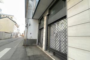 Negozio, zona Arnate