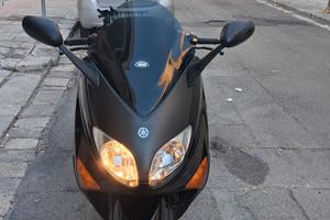 YAMAHA T MAX 530