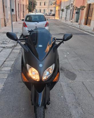 YAMAHA T MAX 530
