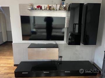 Soggiorno - parete attrezzata nero e argento