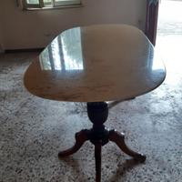 tavolo in marmo