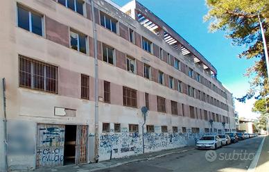 Edificio ex struttura scolastica a Brindisi