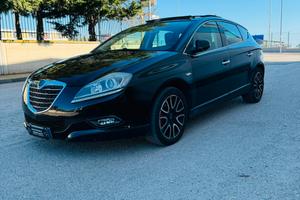 LANCIA DELTA, Tetto apribile , versione platino