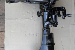 Motore fuoribordo Suzuki 4 HP gambo lungo