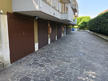 GARAGE - BOX VIA ROMA ANG. MANZONI Bareggio (MI)