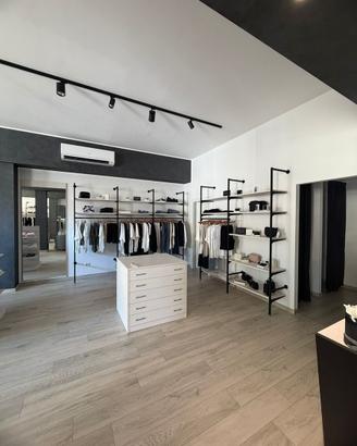 Arredamento completo per negozio