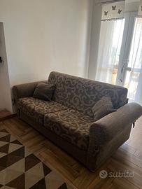 DIVANO LETTO MATRIMONIALE COMODO E FUNZIONALE