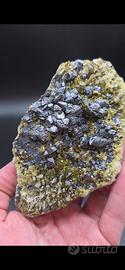 minerale Epidoto e magnetite