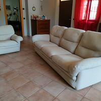 Divano tre posti + poltrona