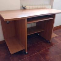 Scrivania per computer in legno 
