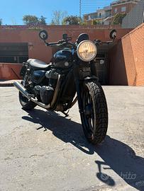 Tryumph street twin bonneville