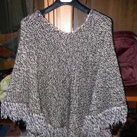 Poncho bianco e marrone