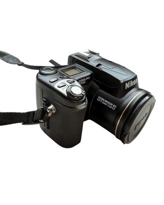 NIKON Coolpix 5700