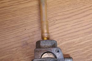 rubinetto benzina honda dominator 1994