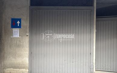 BOX AUTO DI AMPIA METRATURA