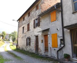 CASA SEMINDIPENDENTE A CALESTANO