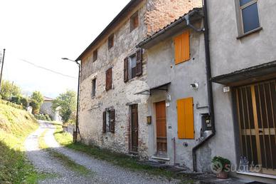 CASA SEMINDIPENDENTE A CALESTANO