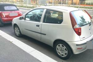 Fiat Punto pochissimi km NEOPATENTATI
