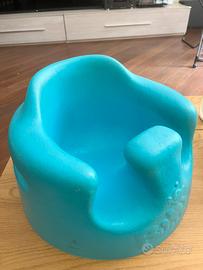 Sedile rialzo Bumbo azzurro con vassoio tavolino