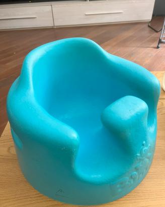 Sedile rialzo Bumbo azzurro con vassoio tavolino