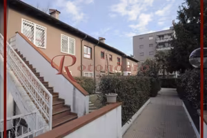 Appartamento di 95 m² con 3 locali e box auto a Bu