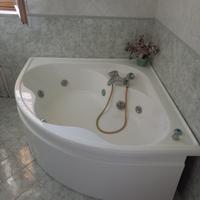 vasca idromassaggio ad angolo