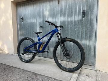 trek slash 8 taglia L (2023)